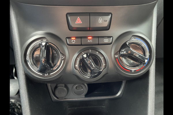 Peugeot 208 82pk Blue Lion (Airco - Navigatie - Apple Carplay - Parkeersensoren - Lichtmetalen velgen)