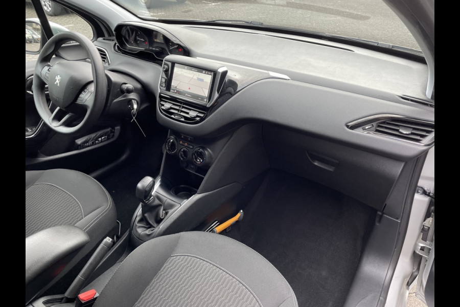 Peugeot 208 82pk Blue Lion (Airco - Navigatie - Apple Carplay - Parkeersensoren - Lichtmetalen velgen)