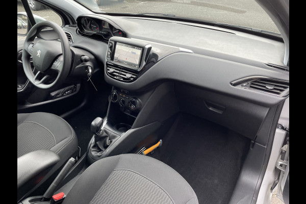 Peugeot 208 82pk Blue Lion (Airco - Navigatie - Apple Carplay - Parkeersensoren - Lichtmetalen velgen)