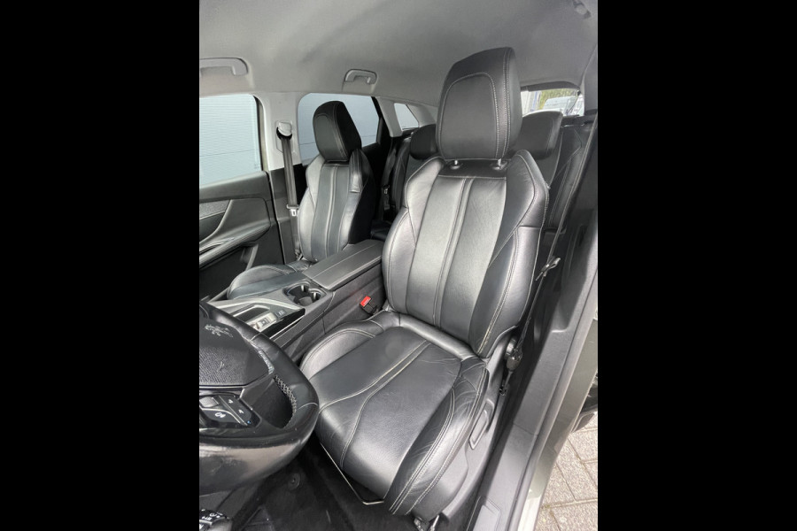 Peugeot 3008 180pk Allure Pack (Trekhaak - Leder - 360gr Camera - 19"- Navigatie - Automatische Airco - Apple Carplay)
