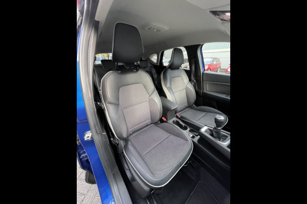 Renault Captur 90pk Intens (Trekhaak - Camera - Parkeersensoren V+A - Automatische Airco - LED - Keyless Entry - Navigatie)