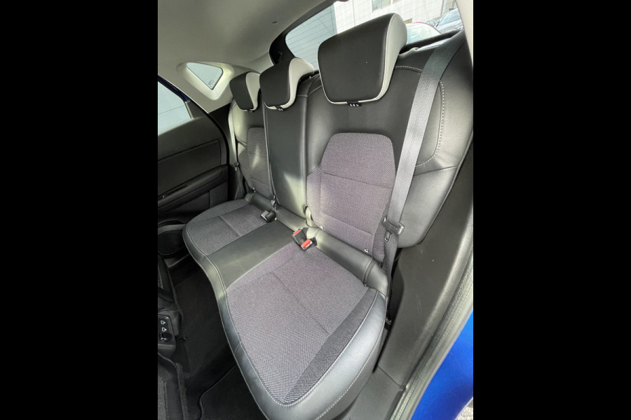 Renault Captur 90pk Intens (Trekhaak - Camera - Parkeersensoren V+A - Automatische Airco - LED - Keyless Entry - Navigatie)