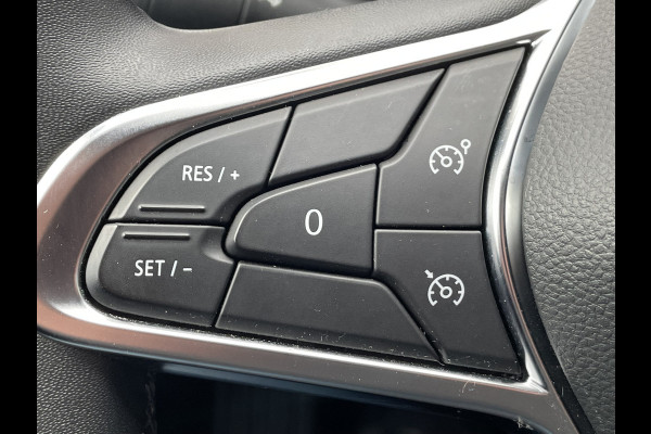 Renault Captur 90pk Intens (Trekhaak - Camera - Parkeersensoren V+A - Automatische Airco - LED - Keyless Entry - Navigatie)