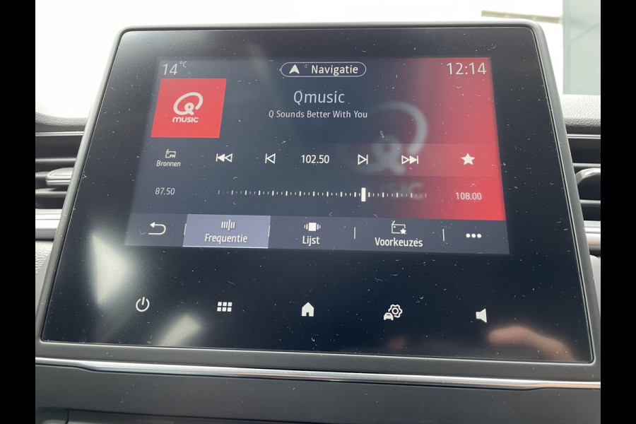 Renault Captur 90pk Intens (Trekhaak - Camera - Parkeersensoren V+A - Automatische Airco - LED - Keyless Entry - Navigatie)