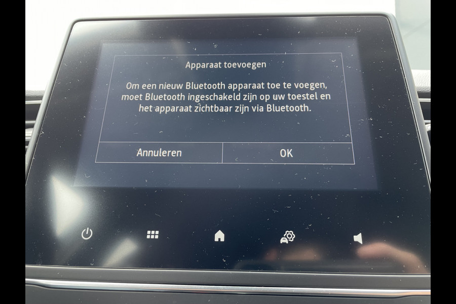 Renault Captur 90pk Intens (Trekhaak - Camera - Parkeersensoren V+A - Automatische Airco - LED - Keyless Entry - Navigatie)