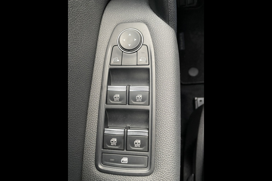 Renault Captur 90pk Intens (Trekhaak - Camera - Parkeersensoren V+A - Automatische Airco - LED - Keyless Entry - Navigatie)