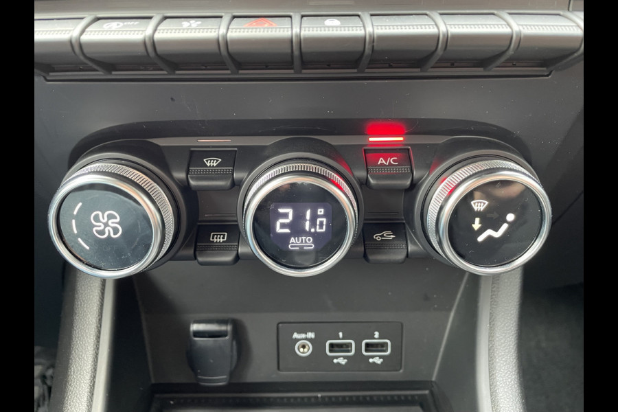 Renault Captur 90pk Intens (Trekhaak - Camera - Parkeersensoren V+A - Automatische Airco - LED - Keyless Entry - Navigatie)