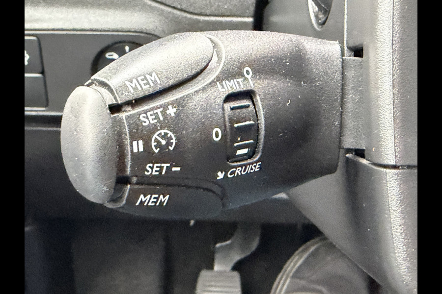 Citroën C3 82pk Feel (Automatische Airco - Apple Carplay - Navigatie - Parkeersensoren - Cruise Controle)