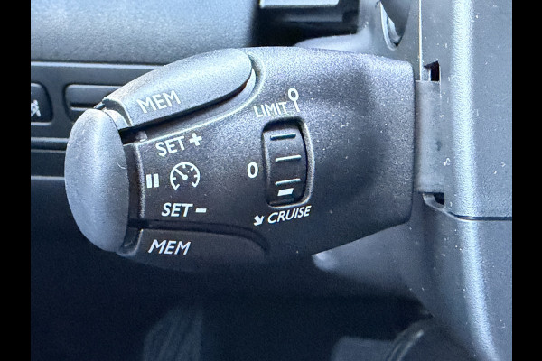 Citroën C3 Aircross 130pk Max (Camera - Keyless Entry - 17"incl 4S - Navigatie - Grip Controle - Automatische Airco - Apple Carplay)