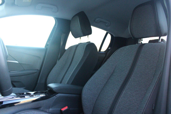 Peugeot 208 Hybrid 110PK e-DCS6 ALLURE | NAVIGATIE | DRAADLOZE APPLE CARPLAY/ANDROID AUTO | DAB+ RADIO | CLIMATE CONTROL | ADAPTIVE CRUISE CONTROL | VERKEERSBORDEN HERKENNING | ACHTERUITRIJ CAMERA | LICHTMETALEN VELGEN 16" |