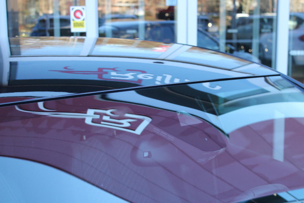 Peugeot 208 Hybrid 110PK e-DCS6 ALLURE | NAVIGATIE | DRAADLOZE APPLE CARPLAY/ANDROID AUTO | DAB+ RADIO | CLIMATE CONTROL | ADAPTIVE CRUISE CONTROL | VERKEERSBORDEN HERKENNING | ACHTERUITRIJ CAMERA | LICHTMETALEN VELGEN 16" |