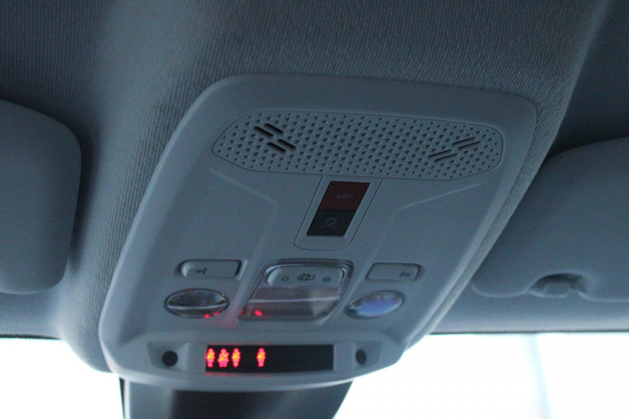 Peugeot 208 Hybrid 110PK e-DCS6 ALLURE | NAVIGATIE | DRAADLOZE APPLE CARPLAY/ANDROID AUTO | DAB+ RADIO | CLIMATE CONTROL | ADAPTIVE CRUISE CONTROL | VERKEERSBORDEN HERKENNING | ACHTERUITRIJ CAMERA | LICHTMETALEN VELGEN 16" |