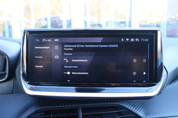 Peugeot 208 Hybrid 110PK e-DCS6 ALLURE | NAVIGATIE | DRAADLOZE APPLE CARPLAY/ANDROID AUTO | DAB+ RADIO | CLIMATE CONTROL | ADAPTIVE CRUISE CONTROL | VERKEERSBORDEN HERKENNING | ACHTERUITRIJ CAMERA | LICHTMETALEN VELGEN 16" |