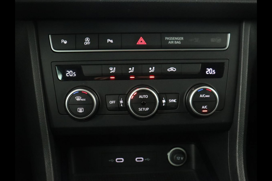 Seat Ateca 2.0 TDI Style Intens | Carplay | Camera | Navigatie | Full LED | Park Assist | Cruise control | Climate control | Getint glas