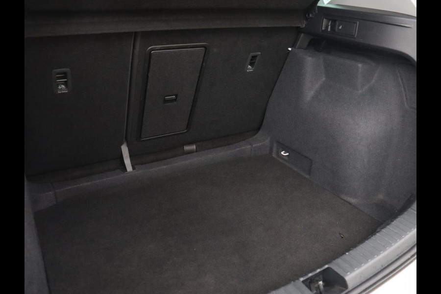 Seat Ateca 2.0 TDI Style Intens | Carplay | Camera | Navigatie | Full LED | Park Assist | Cruise control | Climate control | Getint glas