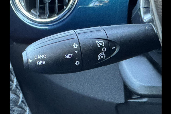 Fiat 500 1.2 Lounge Airco Cruise control Bluetooth Elektrisch bedienbare ramen en spiegels Pano