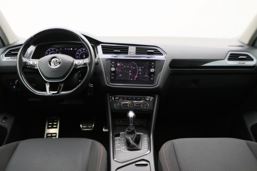 Volkswagen Tiguan 1.4 TSI ACT Comfortline Business R-Line Panoramadak, Virtual Cockpit, Camera, Apple Carplay, LED, 19"