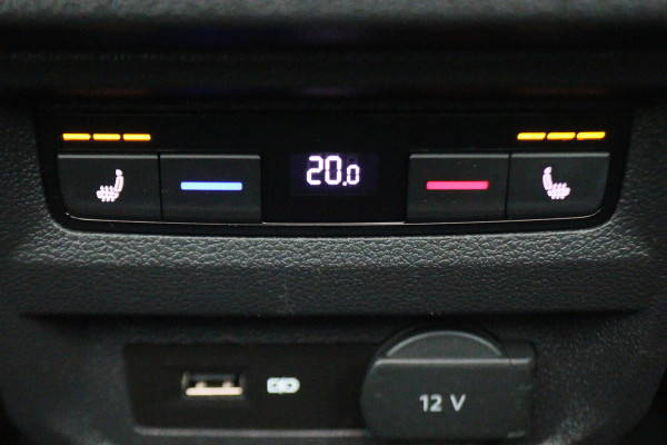 Volkswagen Tiguan 1.4 TSI ACT Comfortline Business R-Line Panoramadak, Virtual Cockpit, Camera, Apple Carplay, LED, 19"