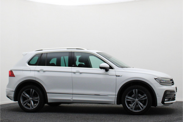 Volkswagen Tiguan 1.4 TSI ACT Comfortline Business R-Line Panoramadak, Virtual Cockpit, Camera, Apple Carplay, LED, 19"