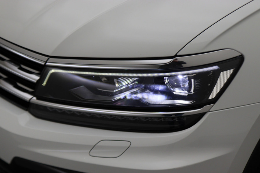 Volkswagen Tiguan 1.4 TSI ACT Comfortline Business R-Line Panoramadak, Virtual Cockpit, Camera, Apple Carplay, LED, 19"