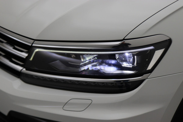 Volkswagen Tiguan 1.4 TSI ACT Comfortline Business R-Line Panoramadak, Virtual Cockpit, Camera, Apple Carplay, LED, 19"