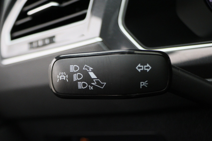 Volkswagen Tiguan 1.4 TSI ACT Comfortline Business R-Line Panoramadak, Virtual Cockpit, Camera, Apple Carplay, LED, 19"