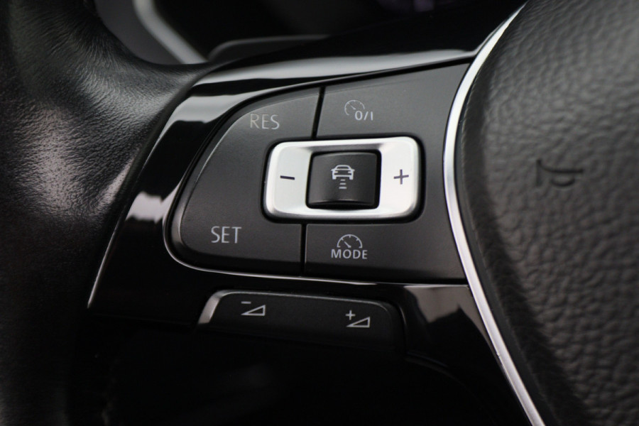 Volkswagen Tiguan 1.4 TSI ACT Comfortline Business R-Line Panoramadak, Virtual Cockpit, Camera, Apple Carplay, LED, 19"