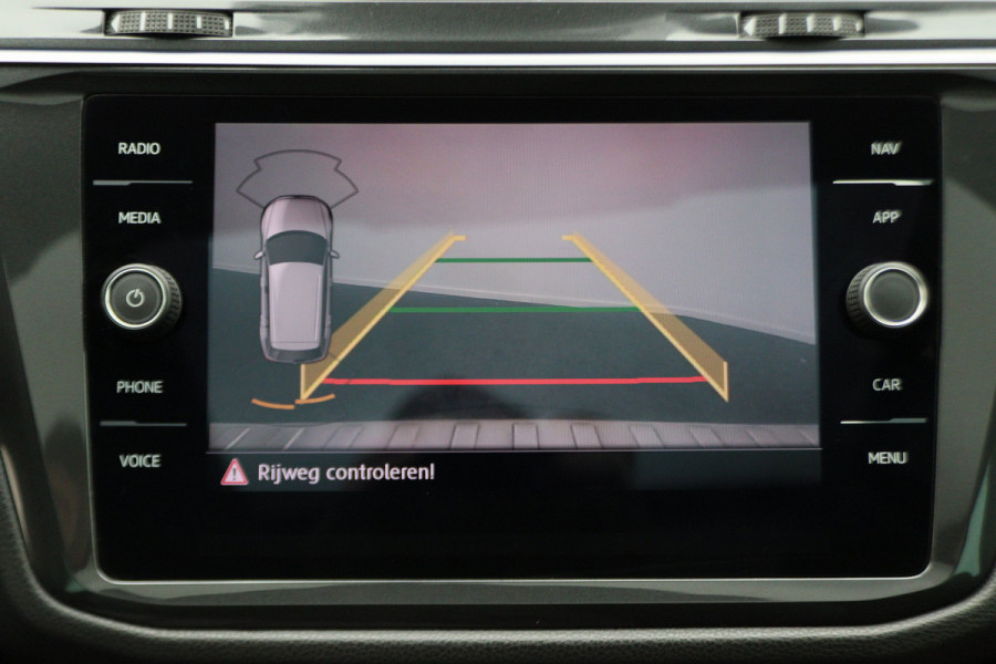 Volkswagen Tiguan 1.4 TSI ACT Comfortline Business R-Line Panoramadak, Virtual Cockpit, Camera, Apple Carplay, LED, 19"