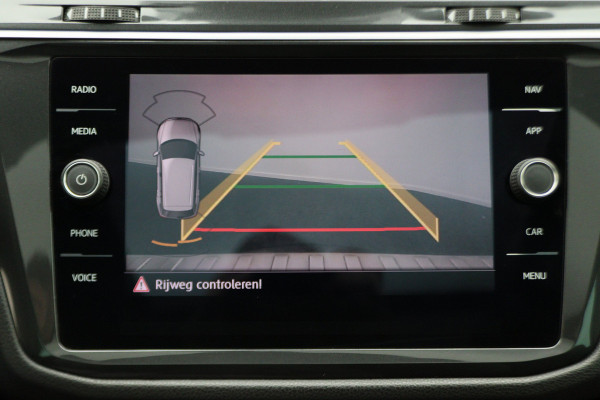 Volkswagen Tiguan 1.4 TSI ACT Comfortline Business R-Line Panoramadak, Virtual Cockpit, Camera, Apple Carplay, LED, 19"