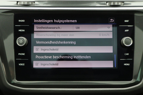 Volkswagen Tiguan 1.4 TSI ACT Comfortline Business R-Line Panoramadak, Virtual Cockpit, Camera, Apple Carplay, LED, 19"