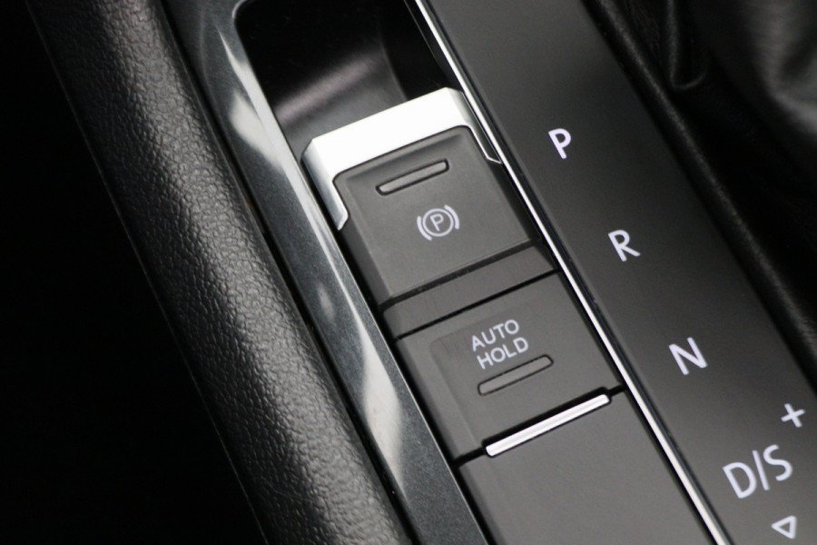 Volkswagen Tiguan 1.4 TSI ACT Comfortline Business R-Line Panoramadak, Virtual Cockpit, Camera, Apple Carplay, LED, 19"