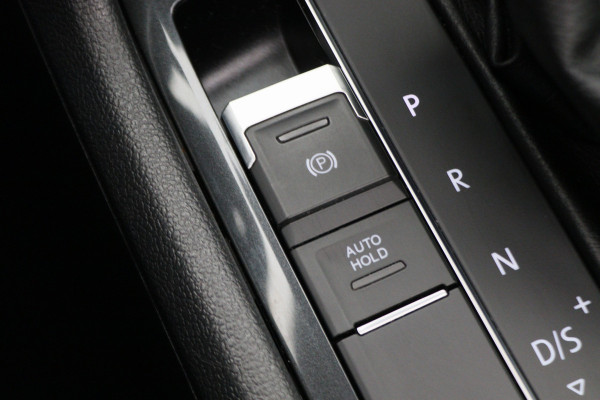 Volkswagen Tiguan 1.4 TSI ACT Comfortline Business R-Line Panoramadak, Virtual Cockpit, Camera, Apple Carplay, LED, 19"