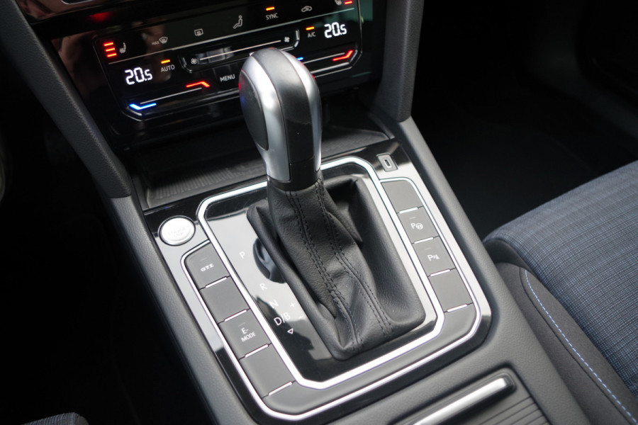 Volkswagen Passat Variant 1.4 TSI 218 PK PHEV GTE BNS, Trekhaak, Panoramadak, Winterpakket, Carplay