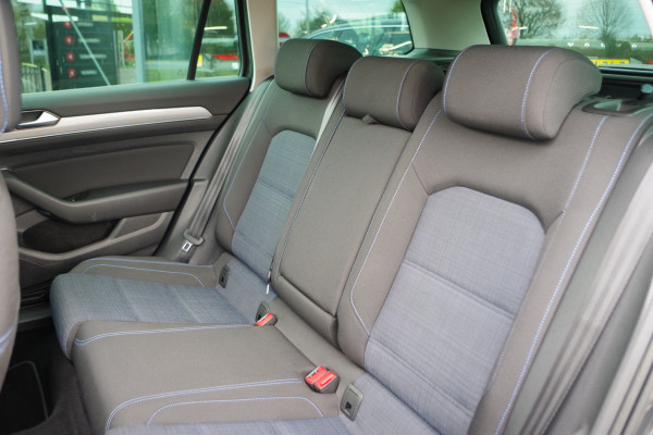 Volkswagen Passat Variant 1.4 TSI 218 PK PHEV GTE BNS, Trekhaak, Panoramadak, Winterpakket, Carplay
