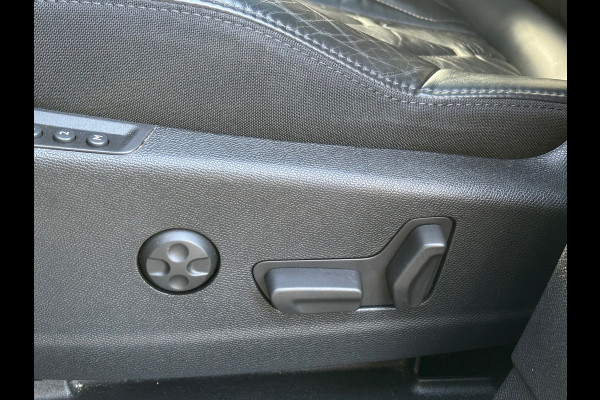 Peugeot 3008 1.6 e-THP GT Line / Pano / Leder / ACTIE