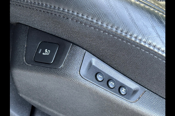 Peugeot 3008 1.6 e-THP GT Line / Pano / Leder / ACTIE