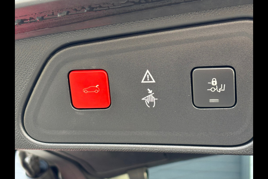 Peugeot 3008 1.6 e-THP GT Line / Pano / Leder / ACTIE