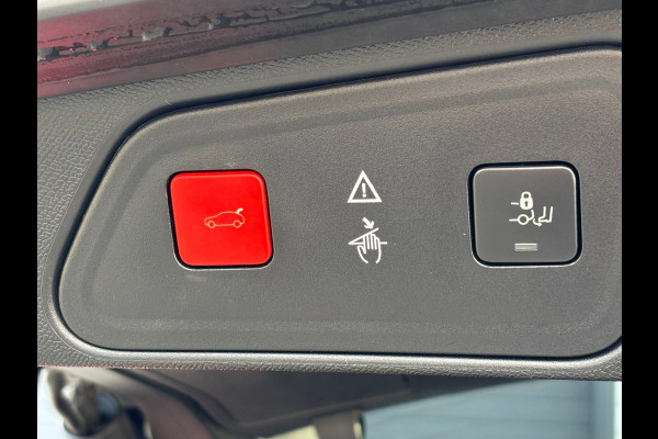 Peugeot 3008 1.6 e-THP GT Line / Pano / Leder / ACTIE