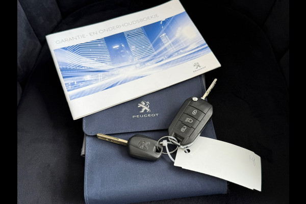 Peugeot 2008 1.2 Allure / Parelmoer / Navi / ACTIE !
