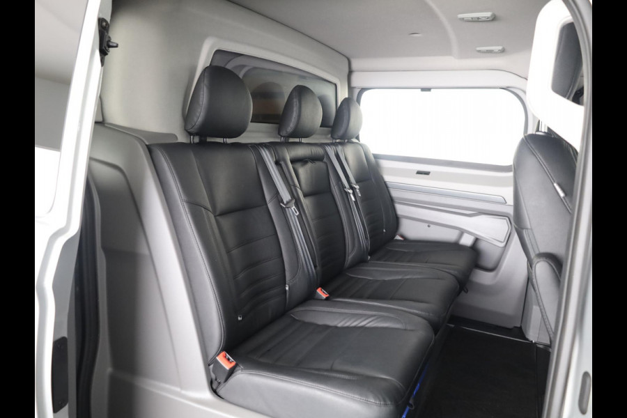 Volkswagen Transporter 2.0 TDI L2H1 30 4MOTION PanAmericana 170Pk Automaat DC Dubbele cabine | Verlangde garantie | Lederen bekleding | Trekhaak | Navigatie |