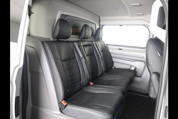 Volkswagen Transporter 2.0 TDI L2H1 30 4MOTION PanAmericana 170Pk Automaat DC Dubbele cabine | Verlangde garantie | Lederen bekleding | Trekhaak | Navigatie |