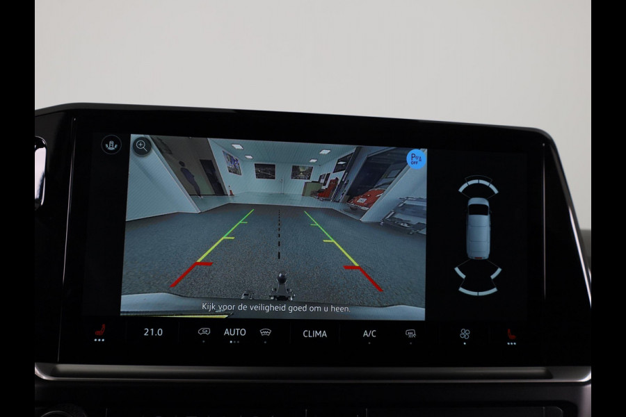 Volkswagen Transporter 2.0 TDI L2H1 30 4MOTION PanAmericana 170Pk Automaat DC Dubbele cabine | Verlangde garantie | Lederen bekleding | Trekhaak | Navigatie |