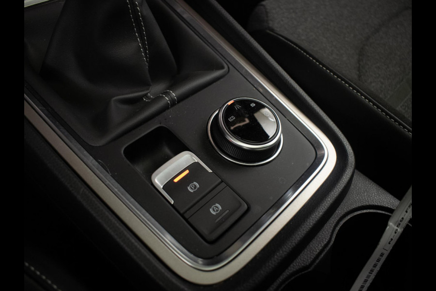 Seat Ateca 1.5 TSI Xperience Business Intense Sport (PANORAMADAK,APPLE CARPLAY,NAVI,CAMERA,DIGITALE COCKPIT,STOELVERWARMING,PDC)