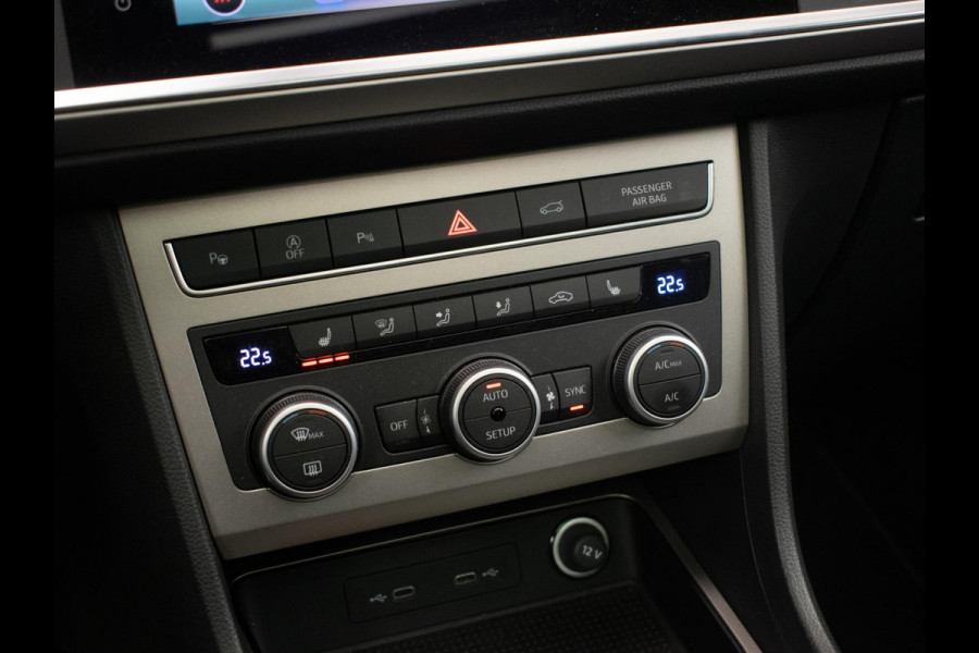 Seat Ateca 1.5 TSI Xperience Business Intense Sport (PANORAMADAK,APPLE CARPLAY,NAVI,CAMERA,DIGITALE COCKPIT,STOELVERWARMING,PDC)