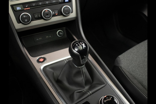 Seat Ateca 1.5 TSI Xperience Business Intense Sport (PANORAMADAK,APPLE CARPLAY,NAVI,CAMERA,DIGITALE COCKPIT,STOELVERWARMING,PDC)