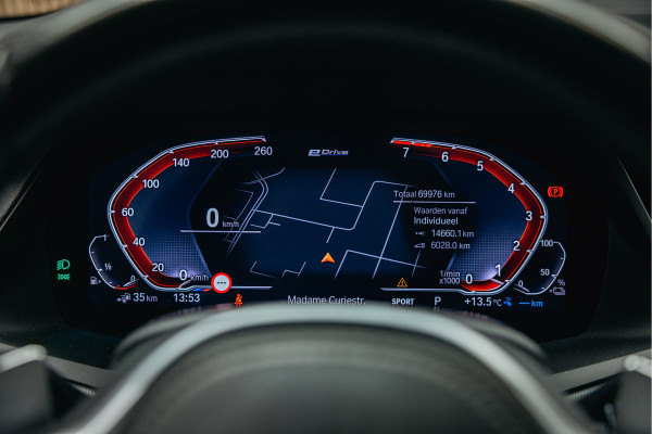 BMW X5 xDrive45e High Executive | Pano | Trekhaak | Luchtvering | M-Stoelen | Stoelverwarming |