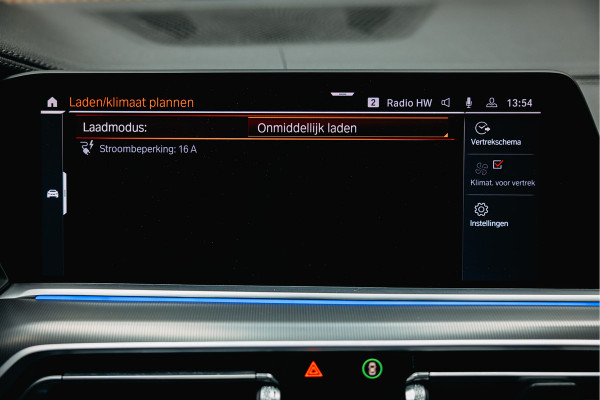 BMW X5 xDrive45e High Executive | Pano | Trekhaak | Luchtvering | M-Stoelen | Stoelverwarming |