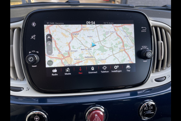Fiat 500 1.0 Hybrid Airco - Cruise control - Parkeersensoren achter - Open dak - Bluetooth - Navigatiesysteem - Mistlampen voor - Stuur multifunctioneel - Elektrische ramen voor - Stuur leder - Licht metalen vel