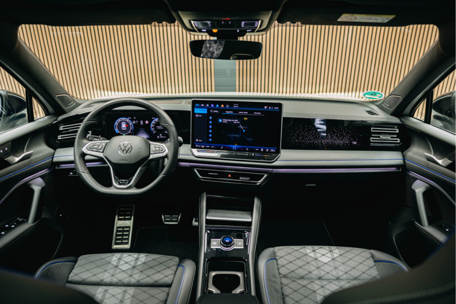 Volkswagen Tiguan 1.5 eTSI R-Line Business | Harman/Kardon | BTW | Pano | Stoelmassage | Trekhaak |