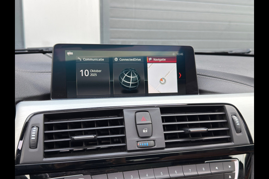 BMW 3 Serie Touring 318i M Sport| Schuifdak / Carplay / ACTIE